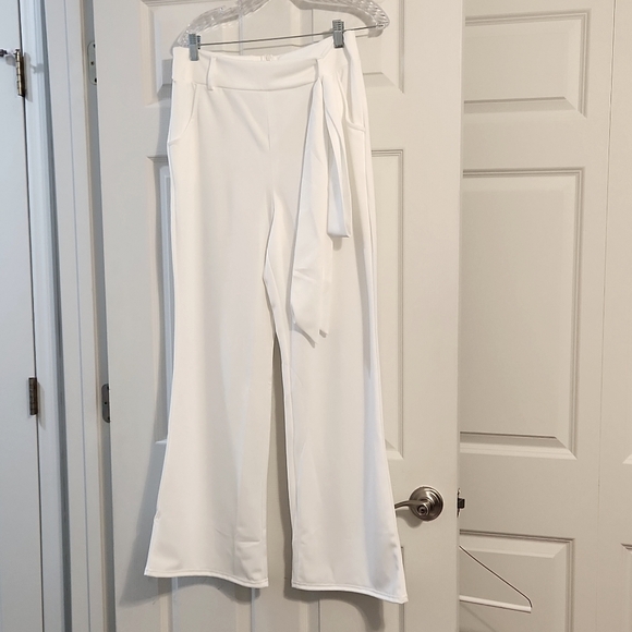 White flare leg dress pants - Picture 1 of 4